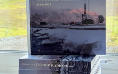 Praktbok om Isfjord Radio